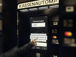 Eingabe am Kassenautomat